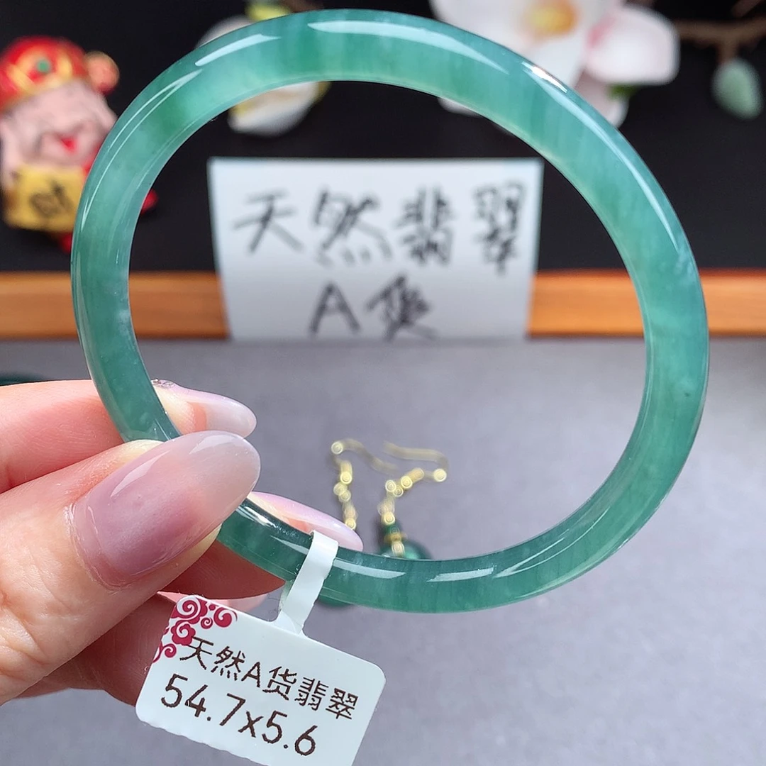 翡翠手镯（圆镯）未镶嵌