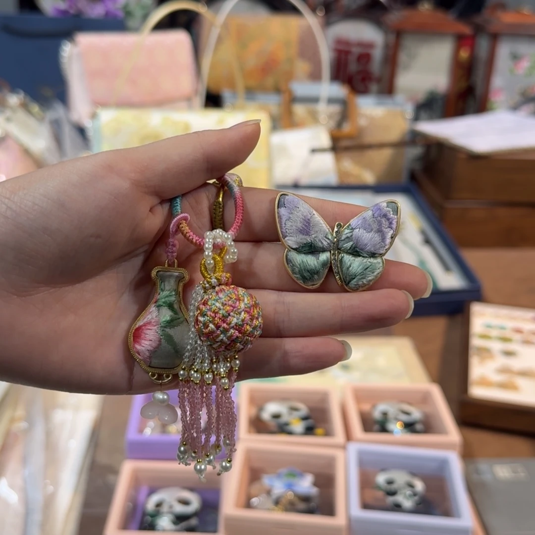 刺绣?纯手工工艺品