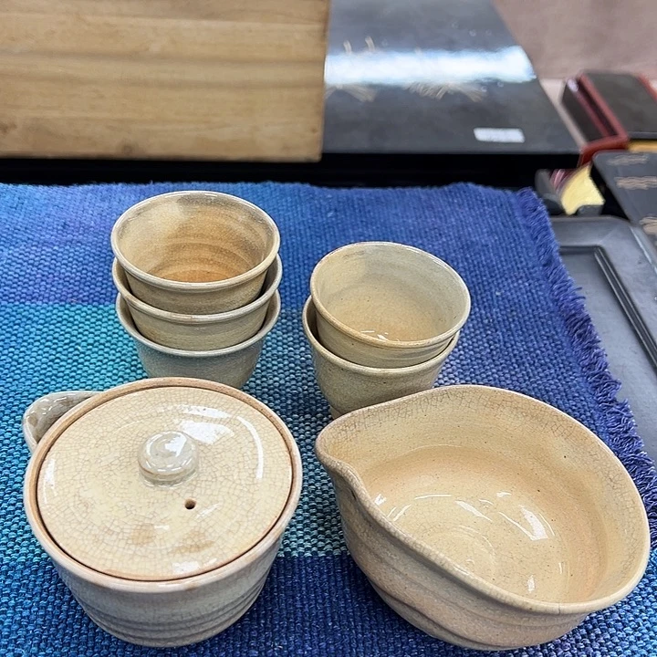 陶瓷宝瓶有瑕疵有瑕疵