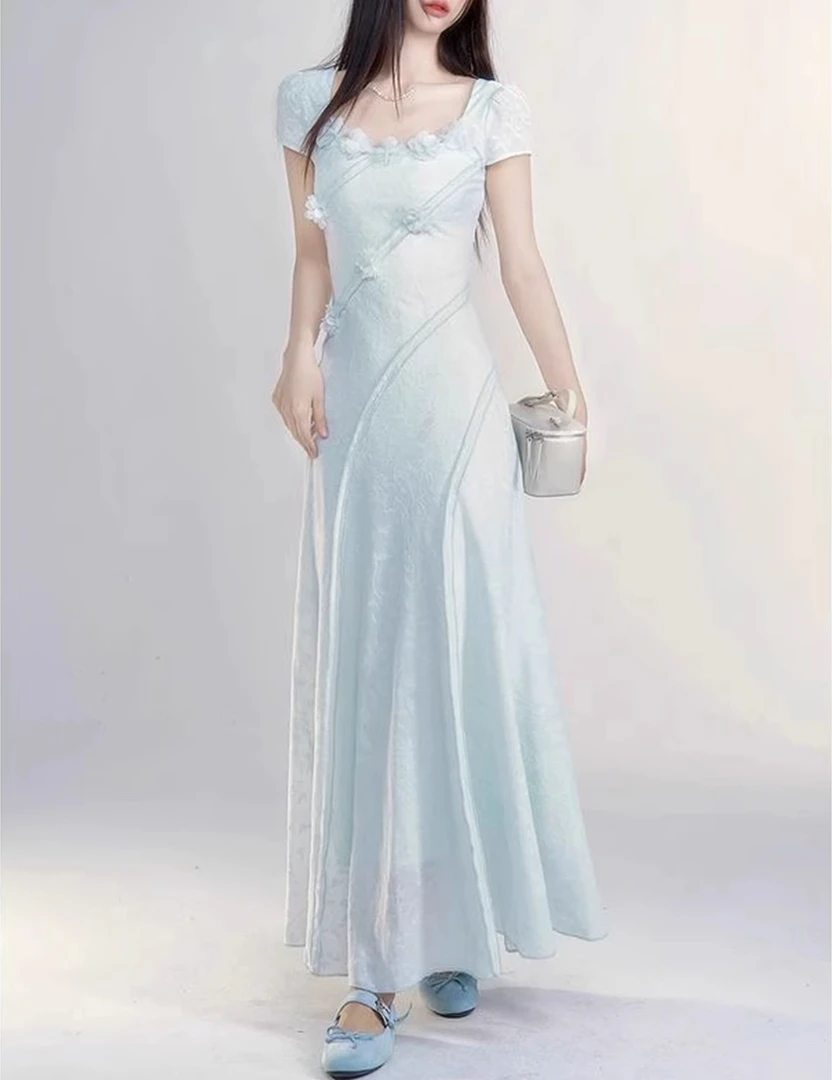 夏季新款法式甜美设计感长裙子气质收腰显瘦方领短袖花朵连衣裙女