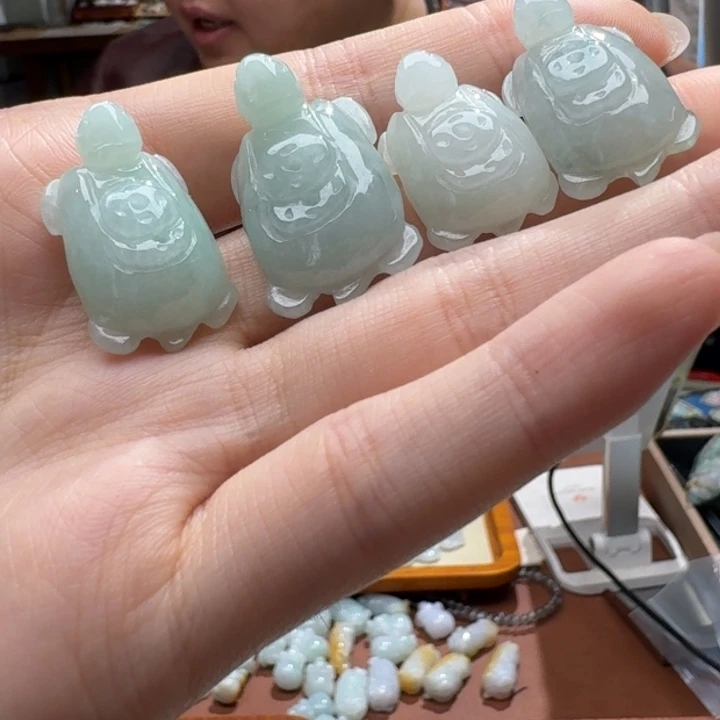 未镶嵌挂件翡翠福利1个，不包邮，拍一单邮费发货