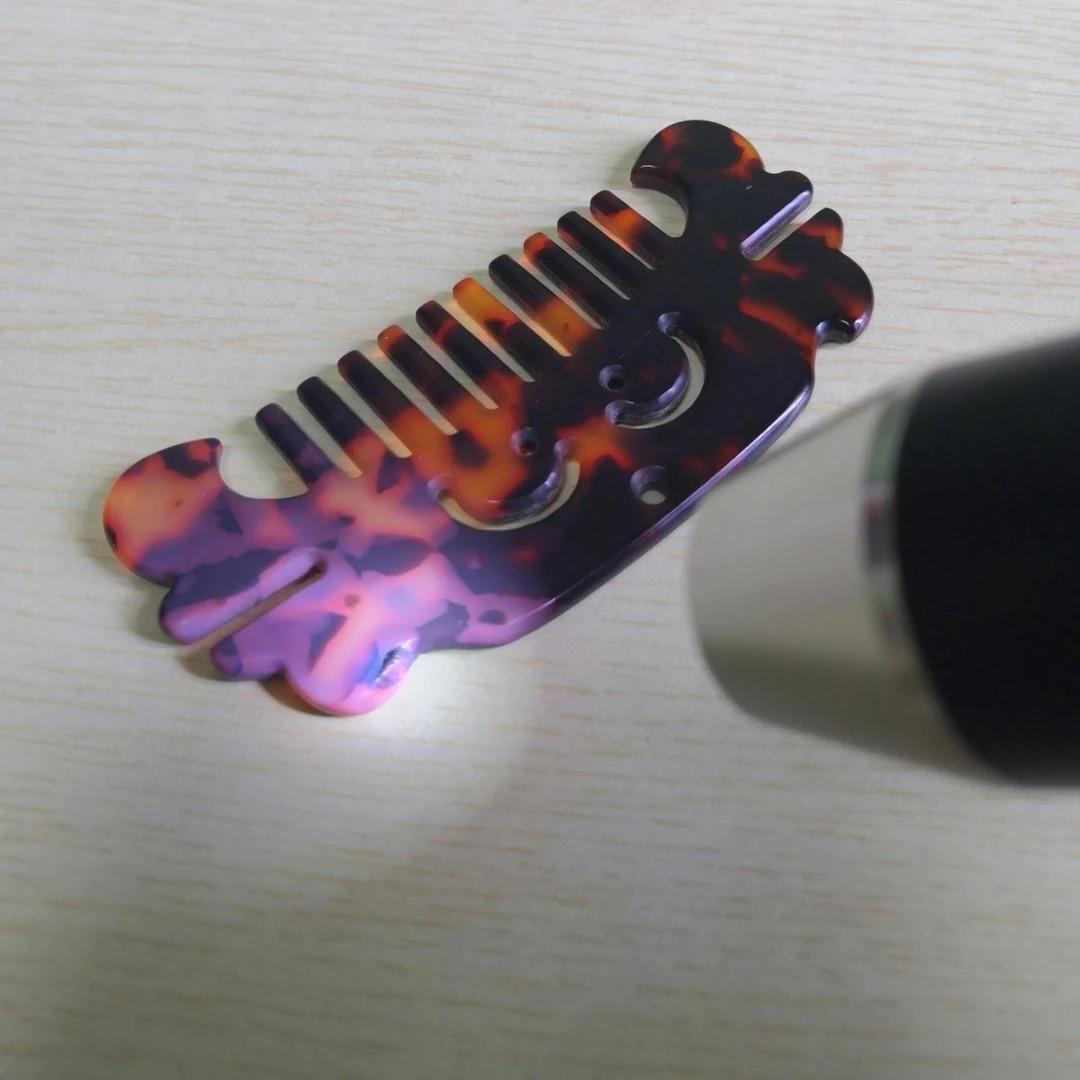 多功能笑脸梳子花色家用户外