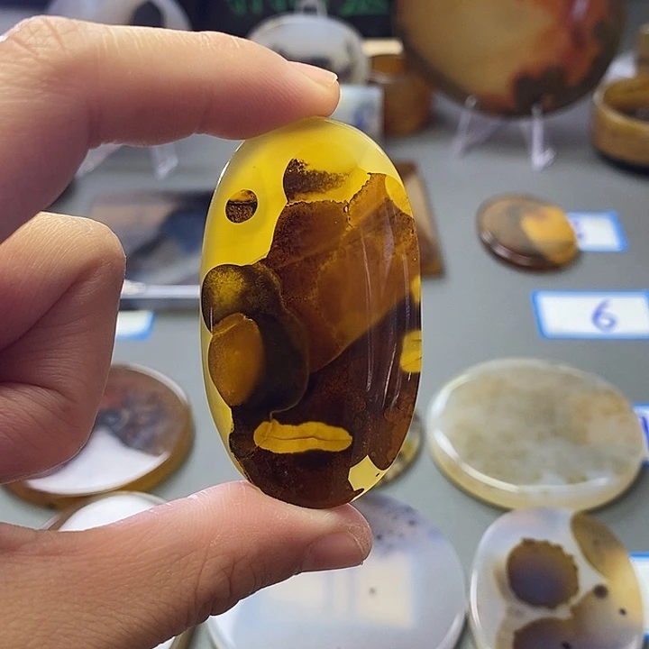 玛瑙/玉髓未镶嵌珠宝半成品31