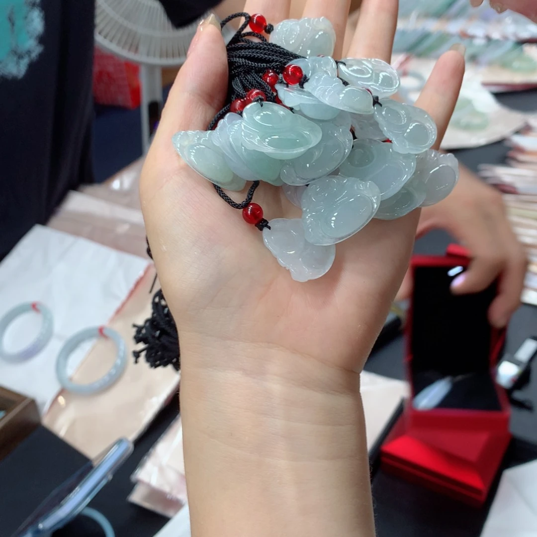 翡翠未镶嵌颈饰多样性发1