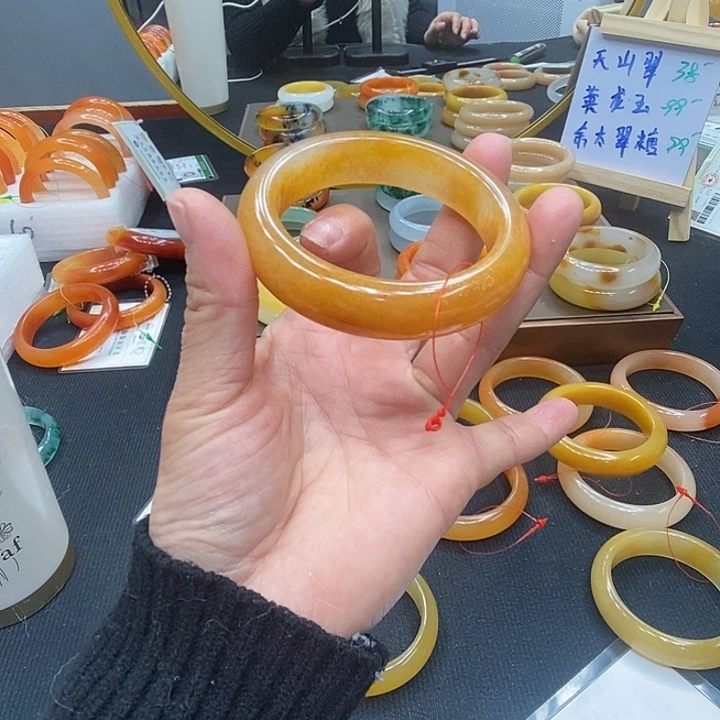 石英质玉（黄龙玉）未镶嵌手镯