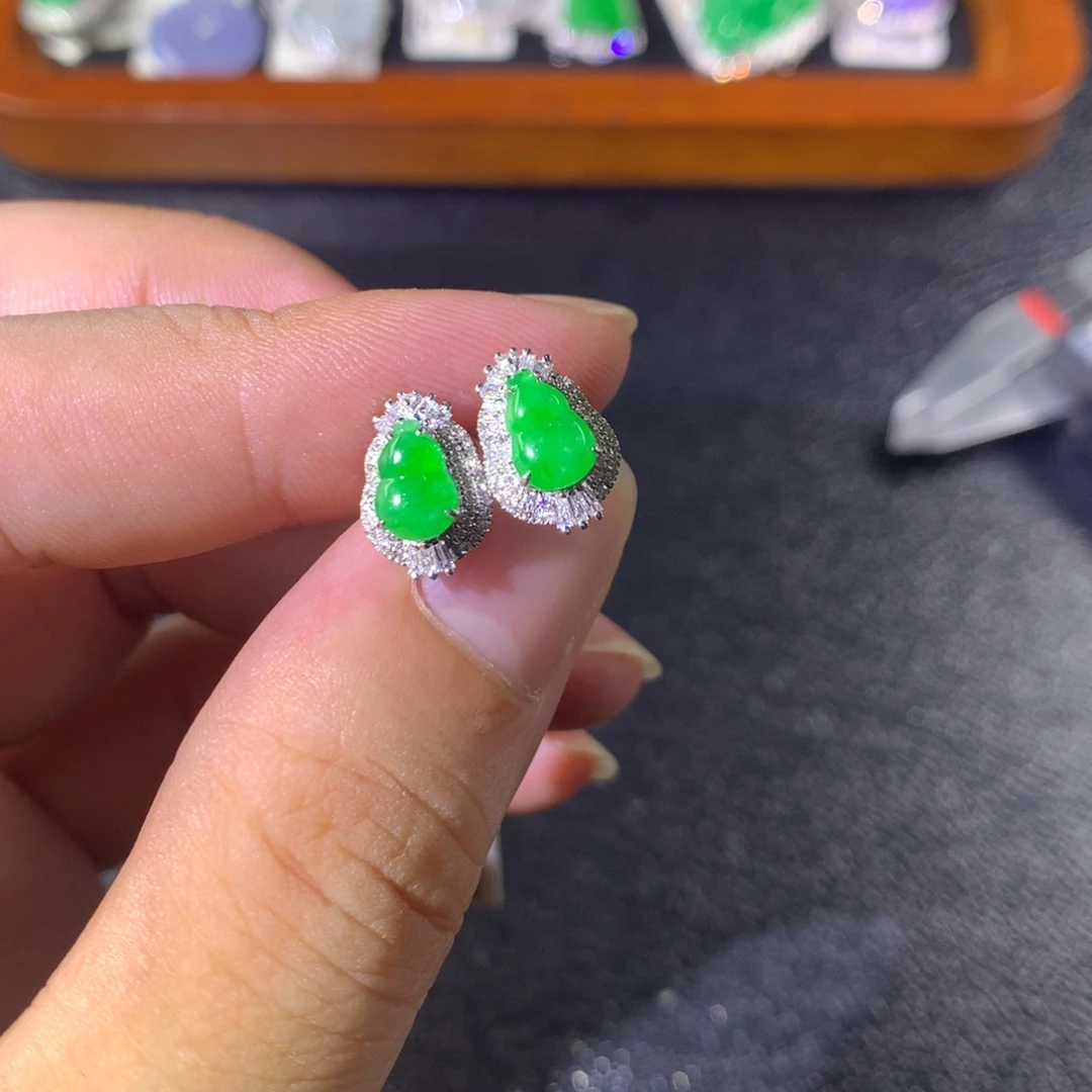 18K金镶嵌翡翠耳饰翡翠