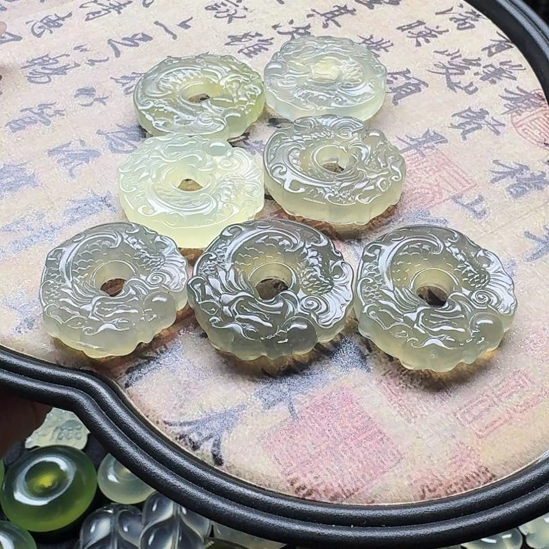 合金蛇纹石玉颈饰