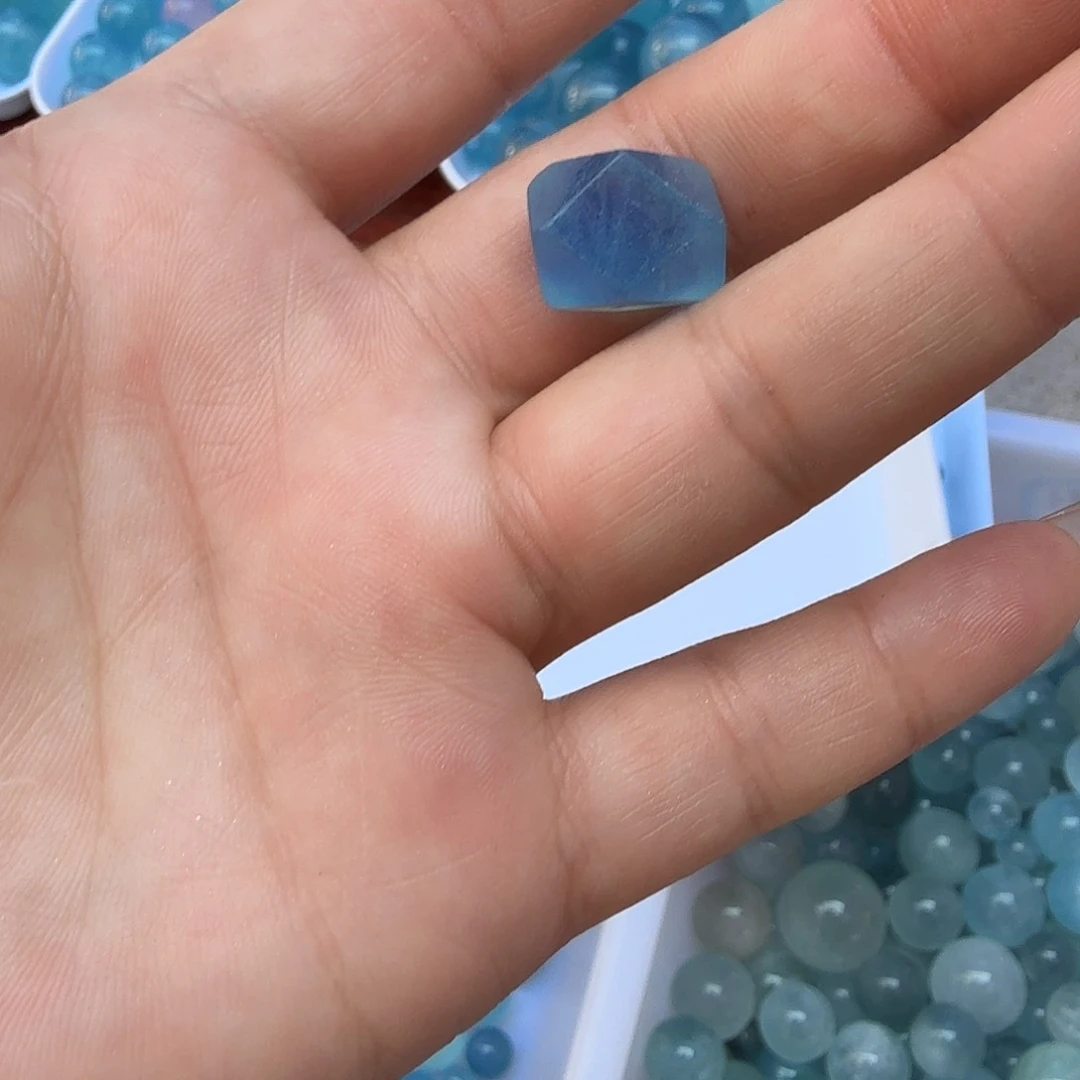 ****e未镶嵌颈饰紫晶海蓝宝