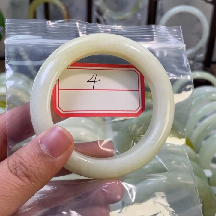 未镶嵌岫玉手镯妹*慢