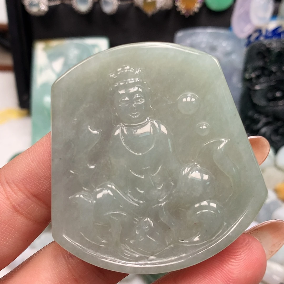 翡翠未镶嵌颈饰玉牌