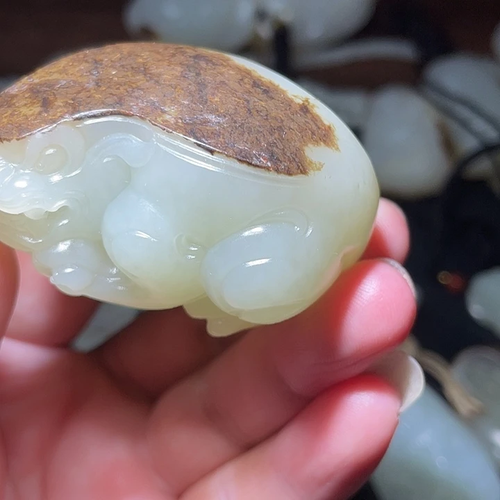 哈***人颈饰未镶嵌和田玉