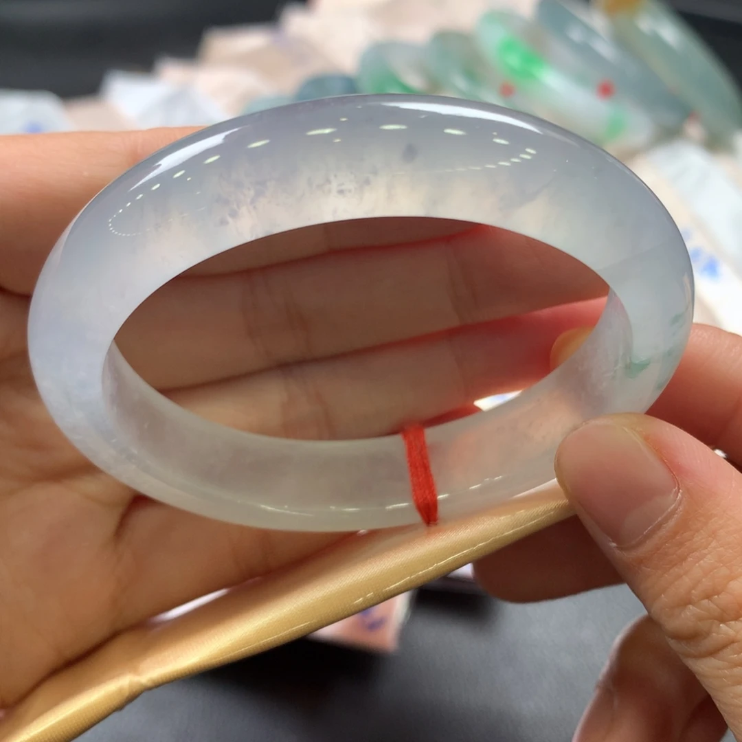 翡翠未镶嵌手镯56贵妃