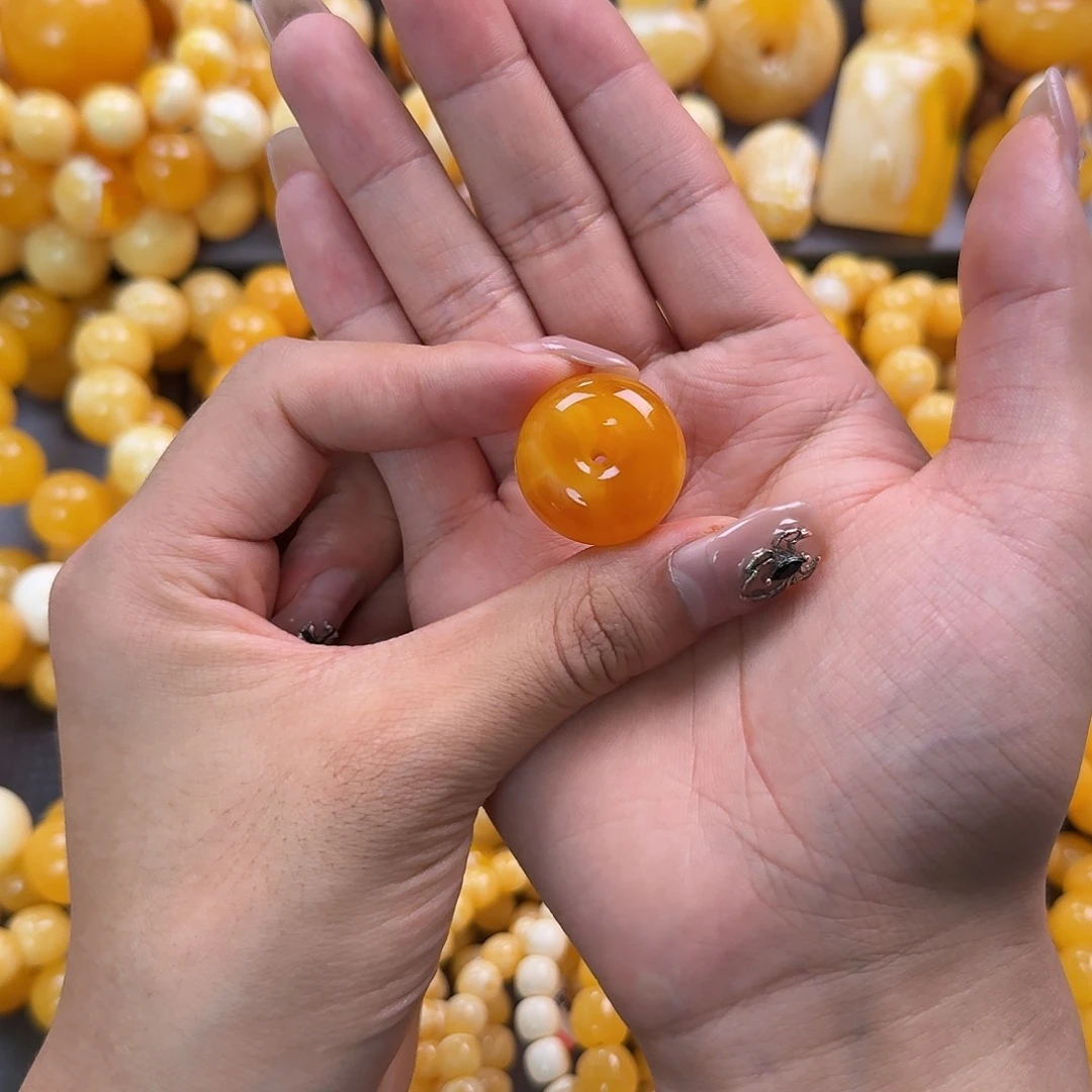 蜜蜡未镶嵌珠宝奇石6.4g