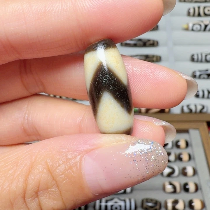 (***)未镶嵌颈饰玛瑙/玉髓