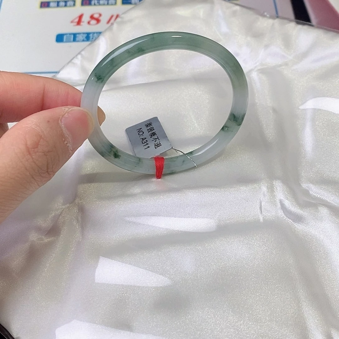 翡翠未镶嵌手镯（贵妃镯）