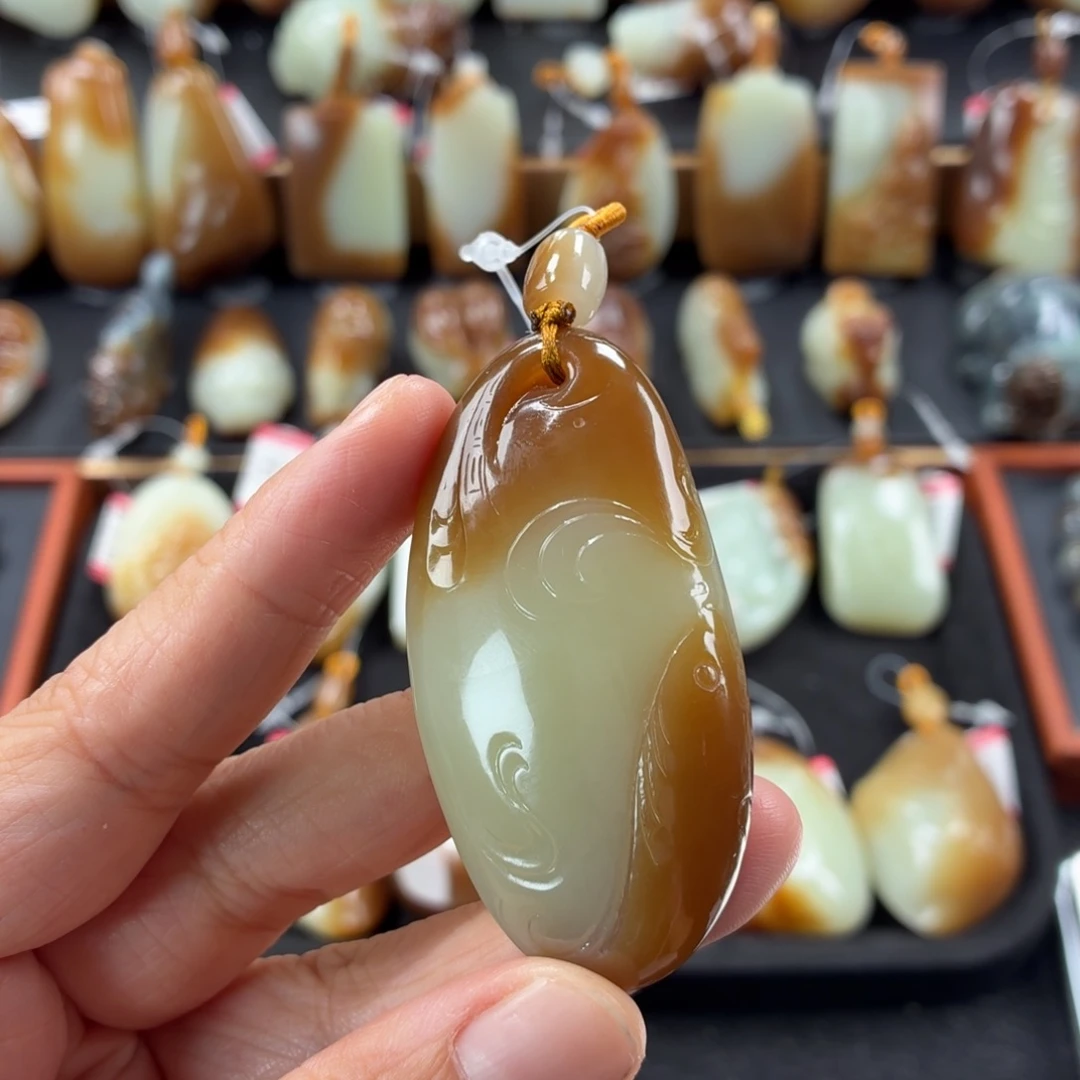 颈饰未镶嵌和田玉