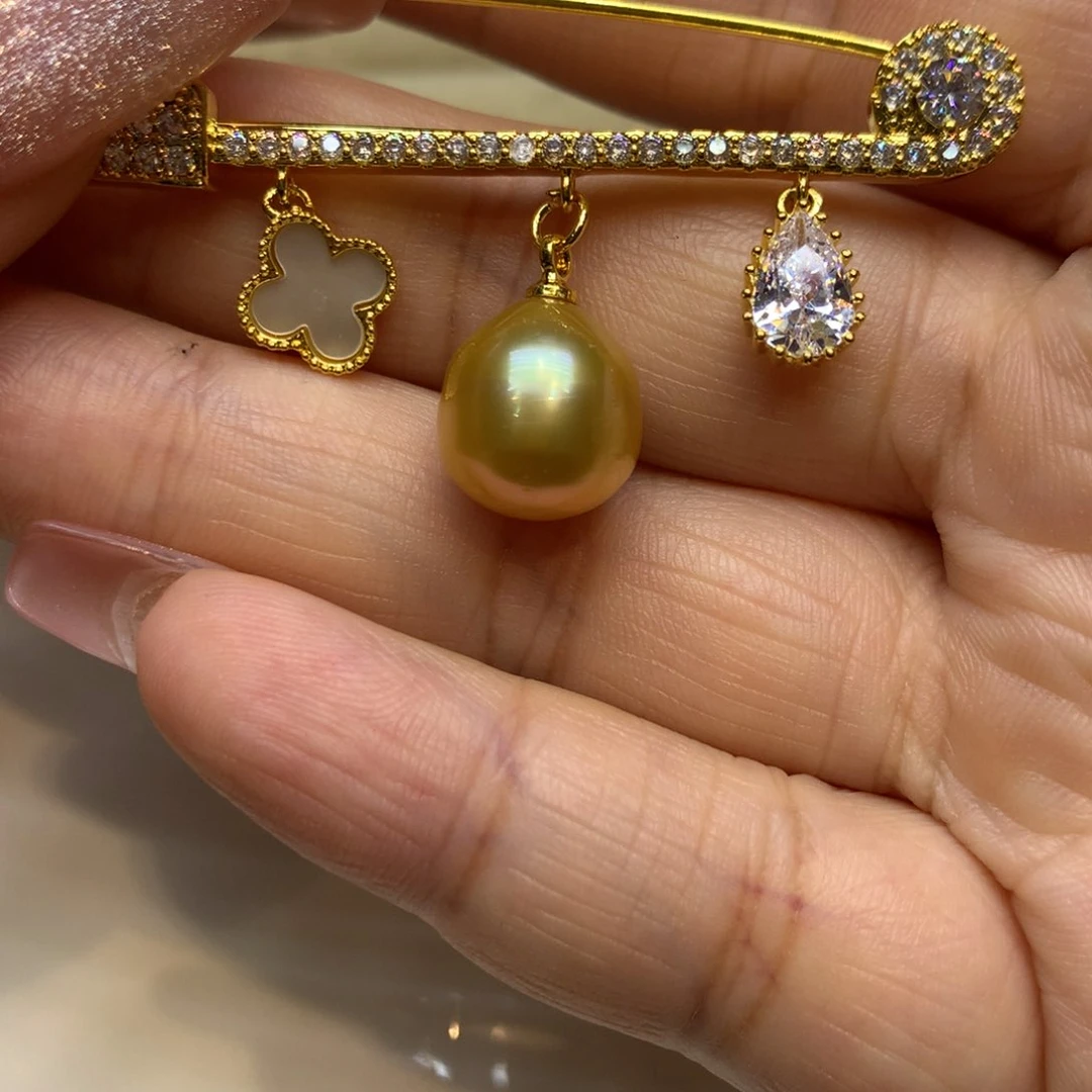 未镶嵌胸饰海水珍珠