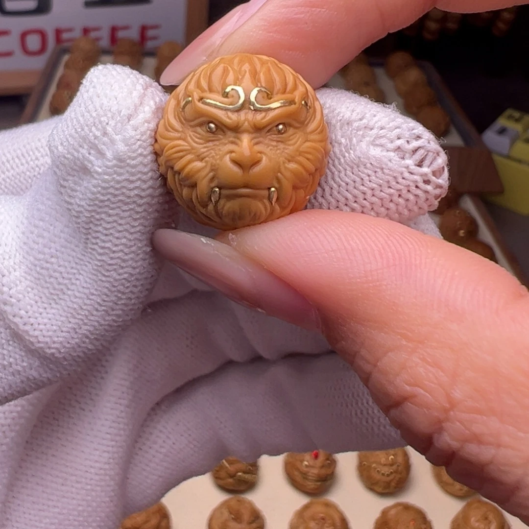 猴头核桃把件镶嵌款大圣全品有正常封口线