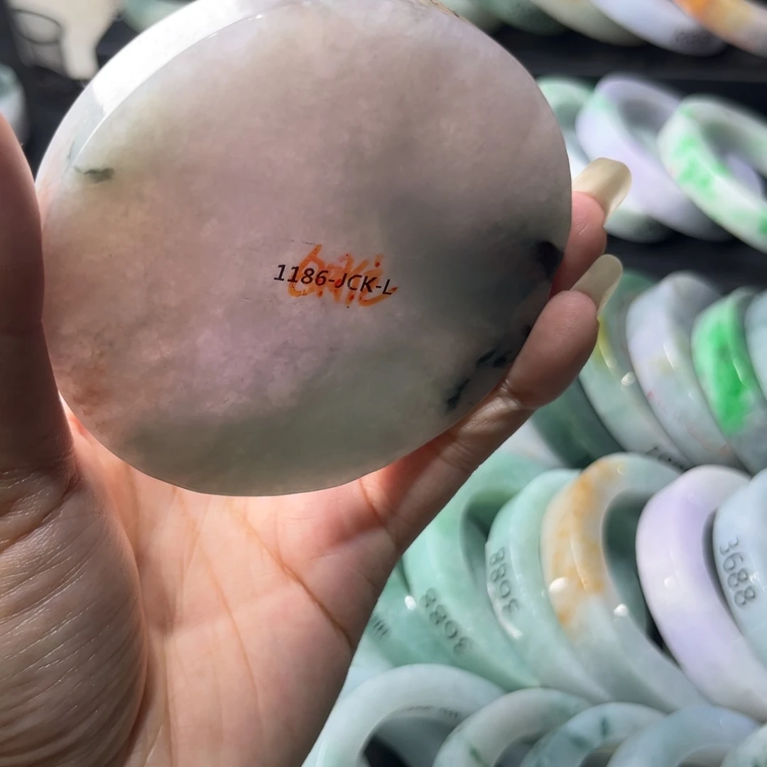 定制翡翠未镶嵌翡翠手镯