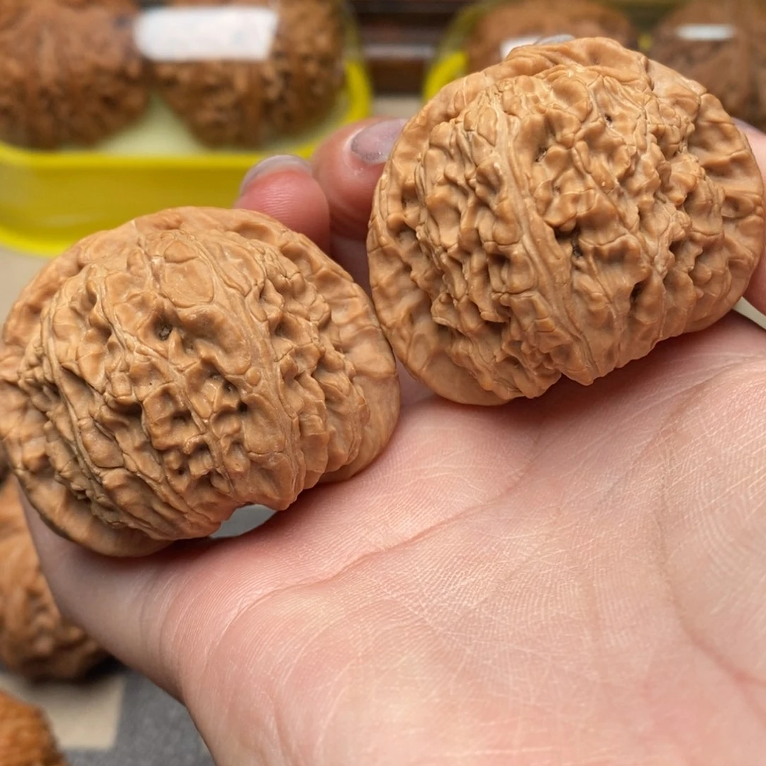 文玩核桃把件一****人白狮子45 S6号