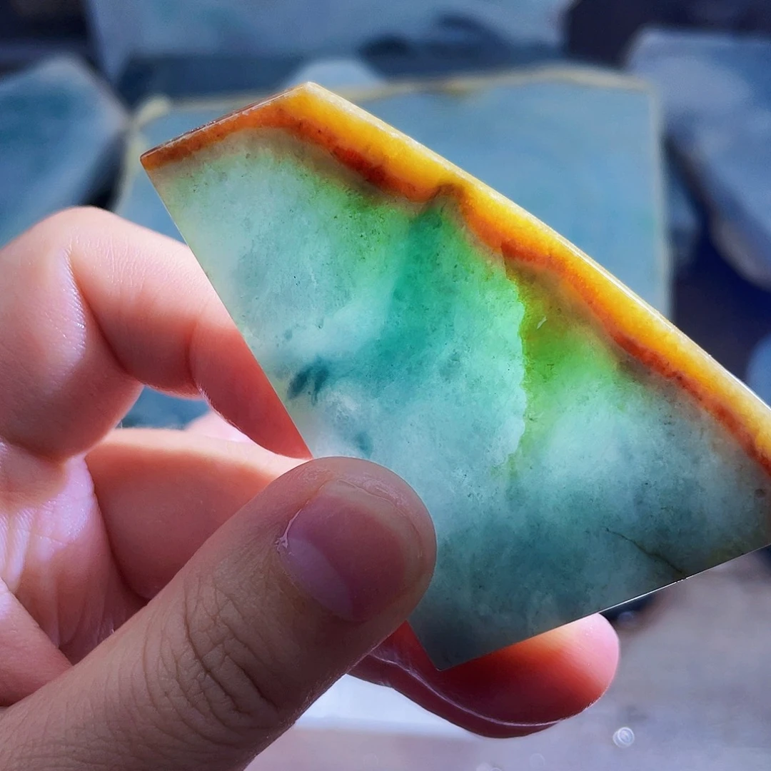 翡翠未镶嵌颈饰毛料25