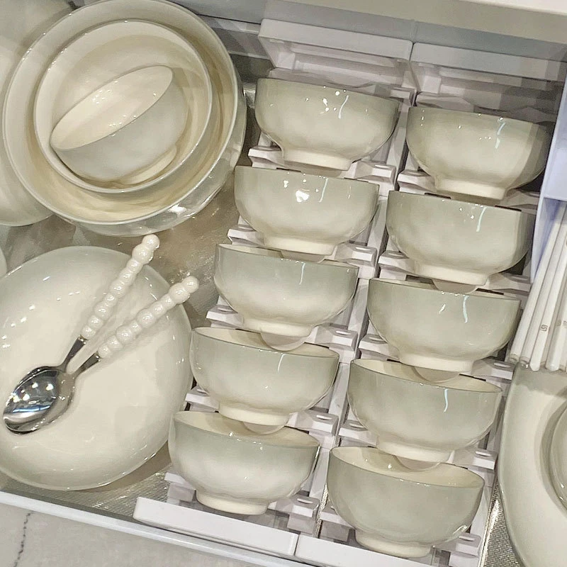 北欧碗碟家用陶瓷饭碗釉下彩高颜值渐变绿轻奢餐具2024款简约碗盘