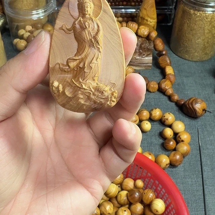 柏木（崖柏）玉**。太行观音