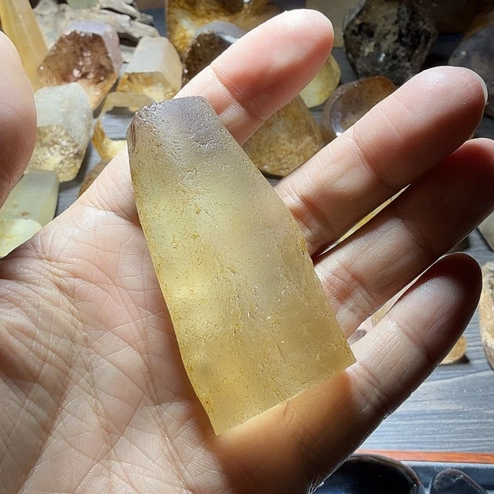 水晶未镶嵌珠宝半成品