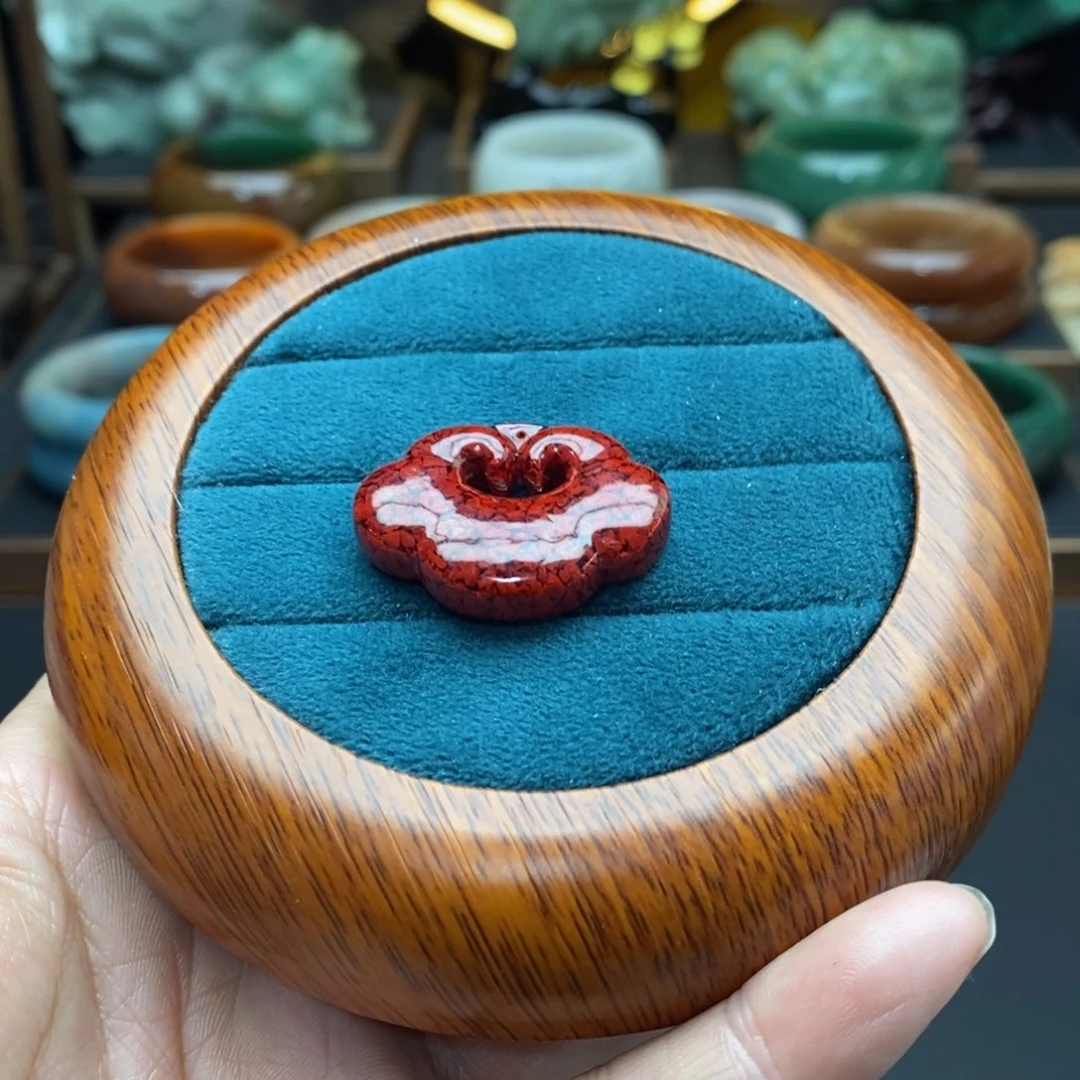 石英质玉吊坠未镶嵌