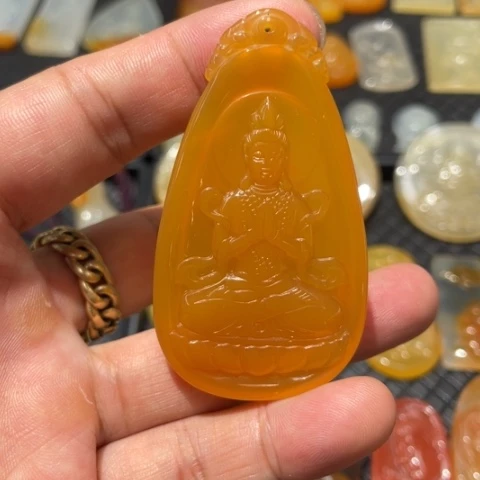 【闪购商品】石英质玉（黄龙玉）未镶嵌颈饰