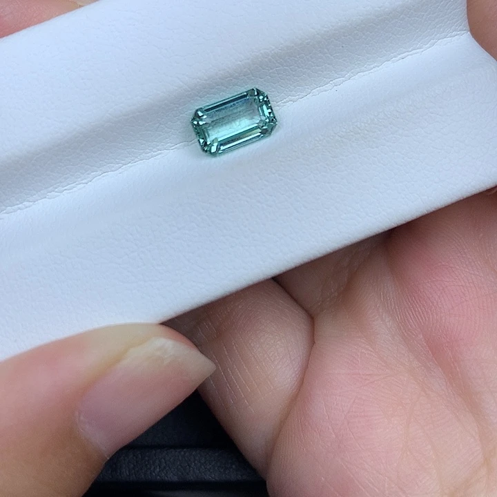 未镶嵌裸石碧玺1.46ct薄荷绿碧玺
