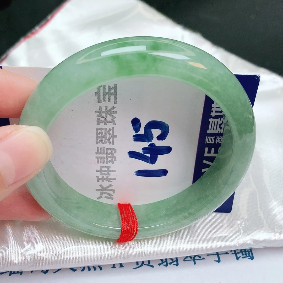 翡翠手镯未镶嵌缅甸天然A货翡翠手镯