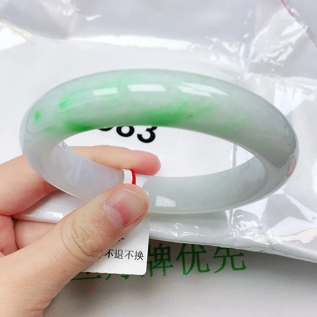 翡翠手镯未镶嵌抖音683