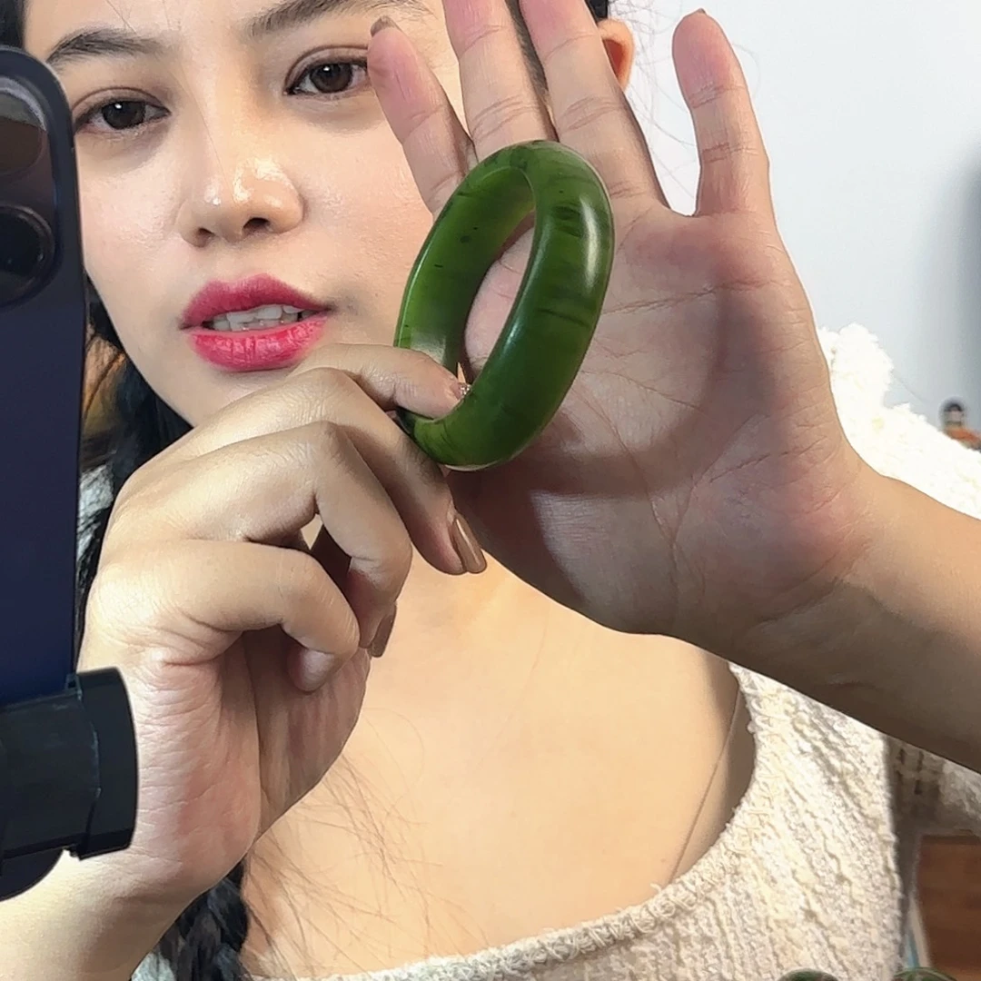 霞***飞琉璃DIY老琉璃绿色手镯的的