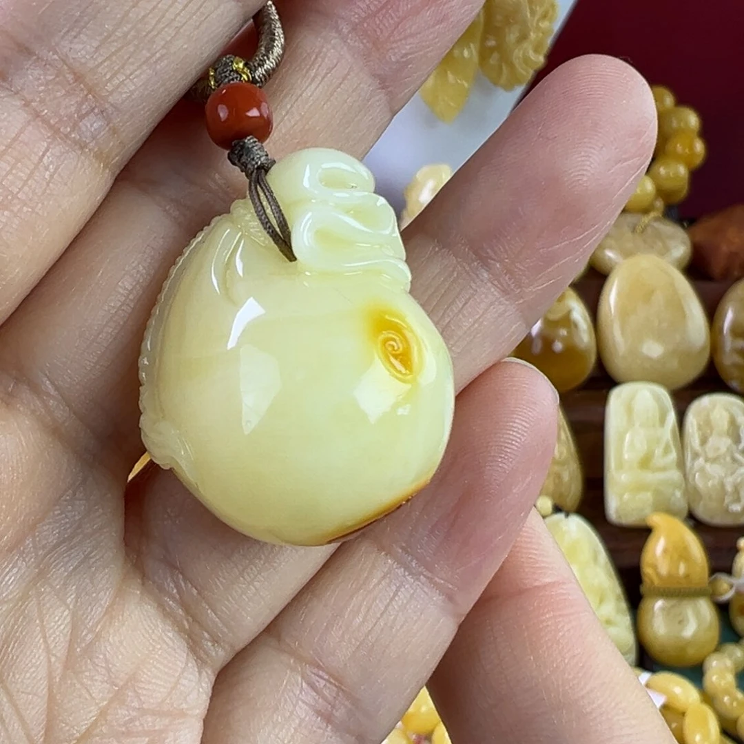 蜜蜡吊坠(赠链)未镶嵌