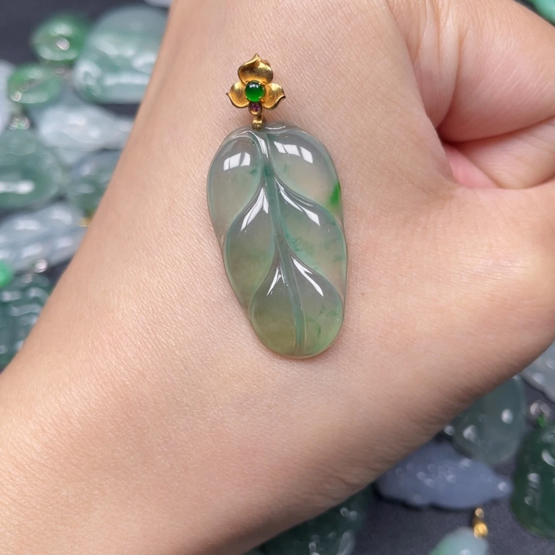 翡翠颈饰18K金镶嵌翡翠