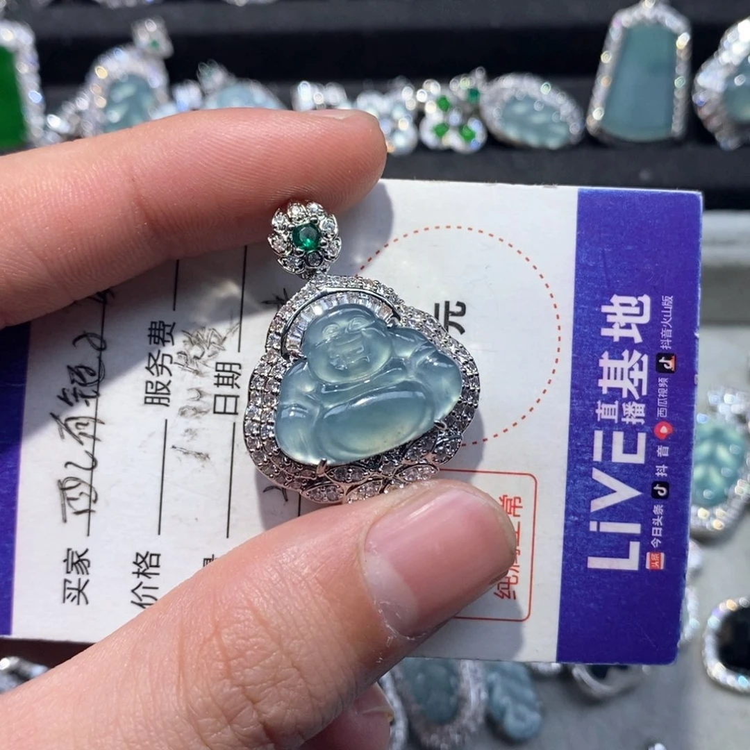 翡翠颈饰未镶嵌翡翠