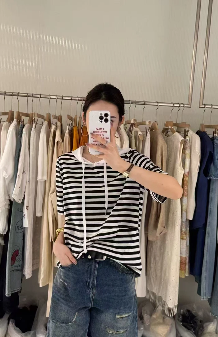 女士精品时尚短袖
