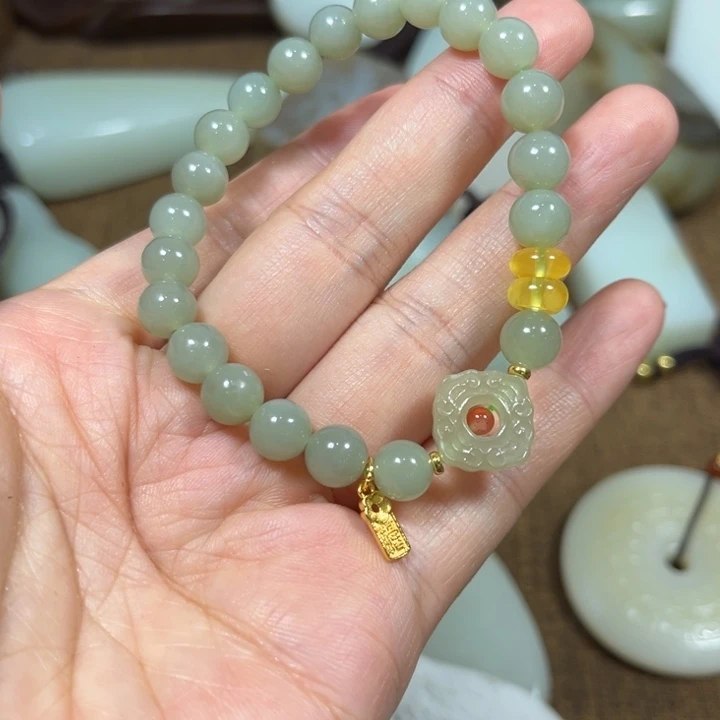 颈饰未镶嵌和田玉