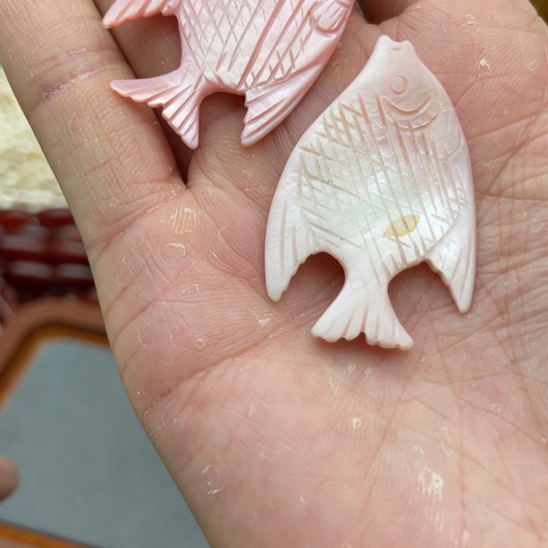 玛瑙/玉髓未镶嵌珠宝奇石粉贝鱼2颗打包