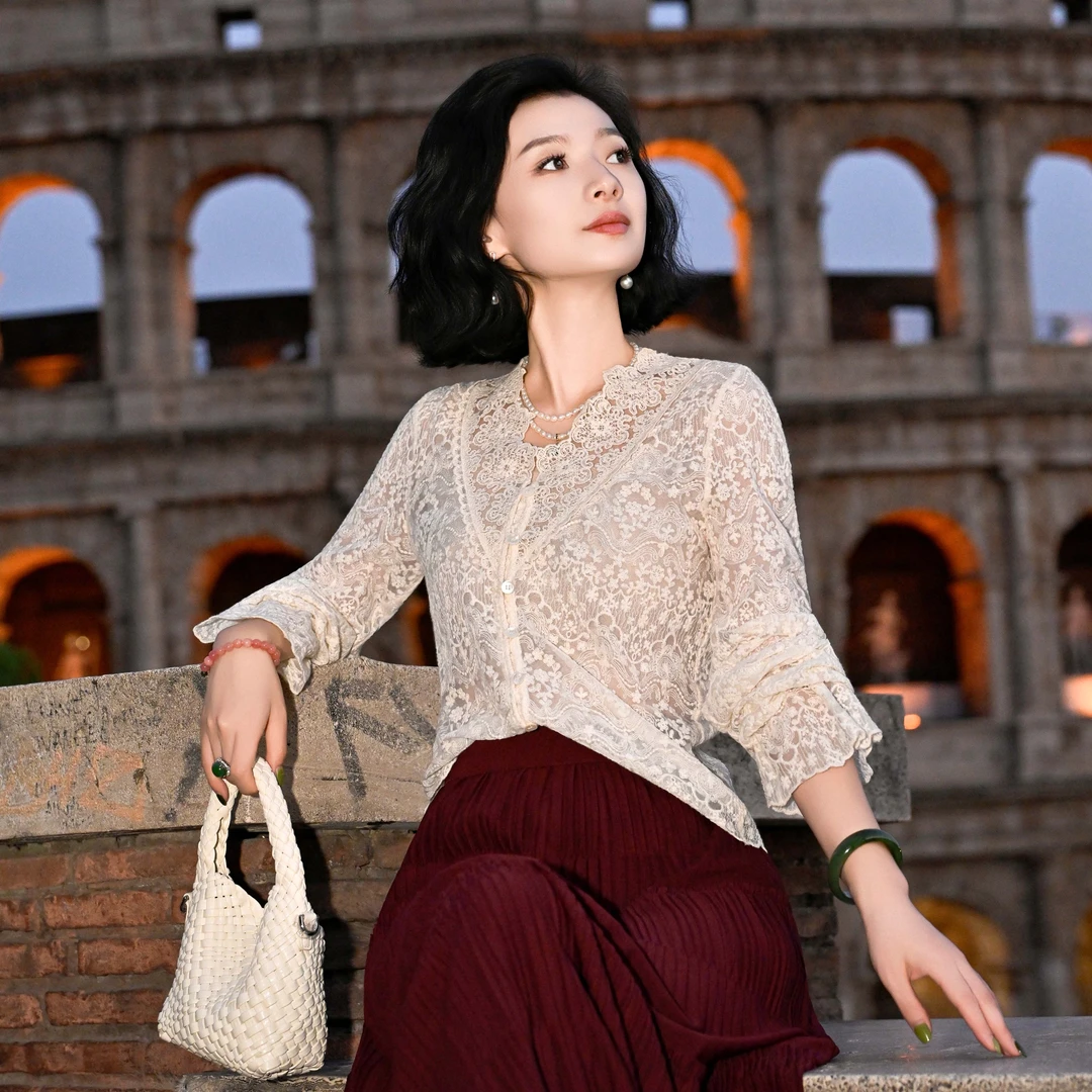西子/【复古蕾丝】宫廷风刺绣开衫米白色V领气质时尚修身打底/K0601