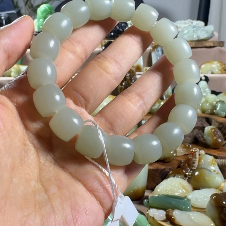 和田玉（糖玉）未镶嵌颈饰
