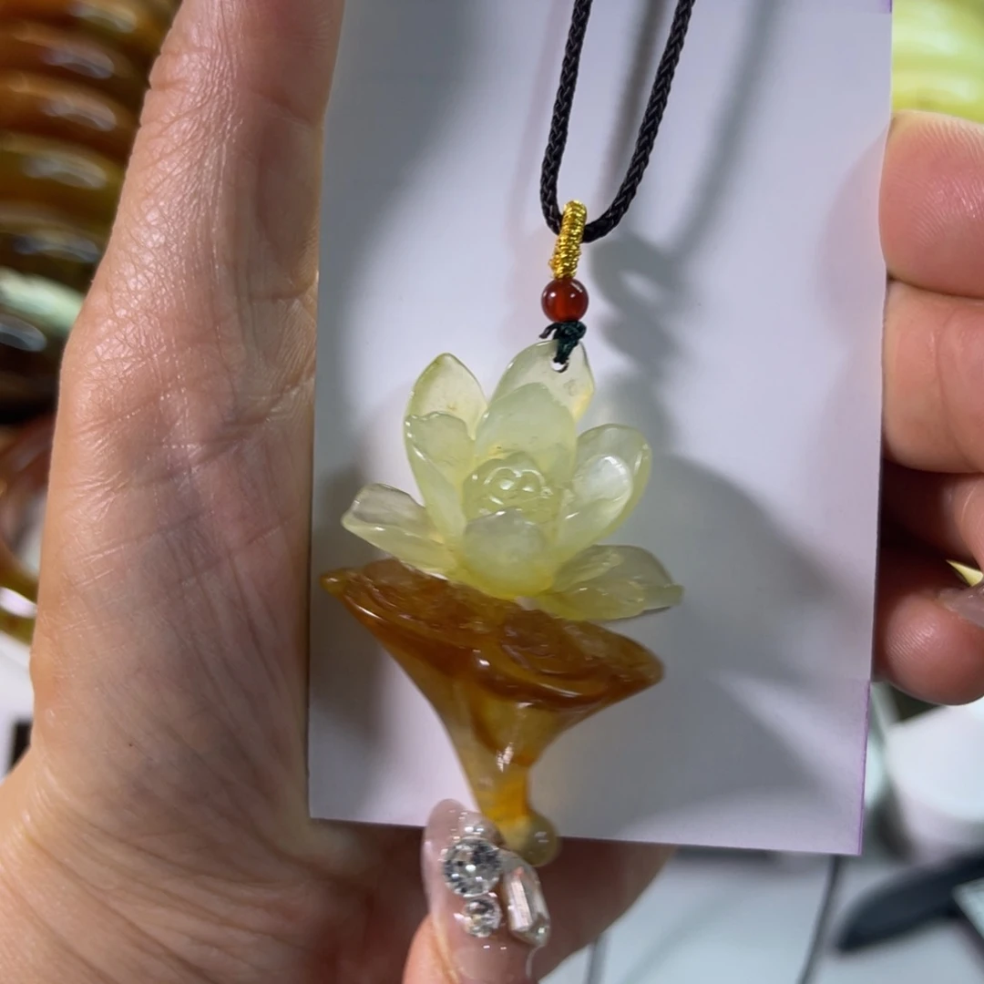 蛇纹石玉吊坠未镶嵌