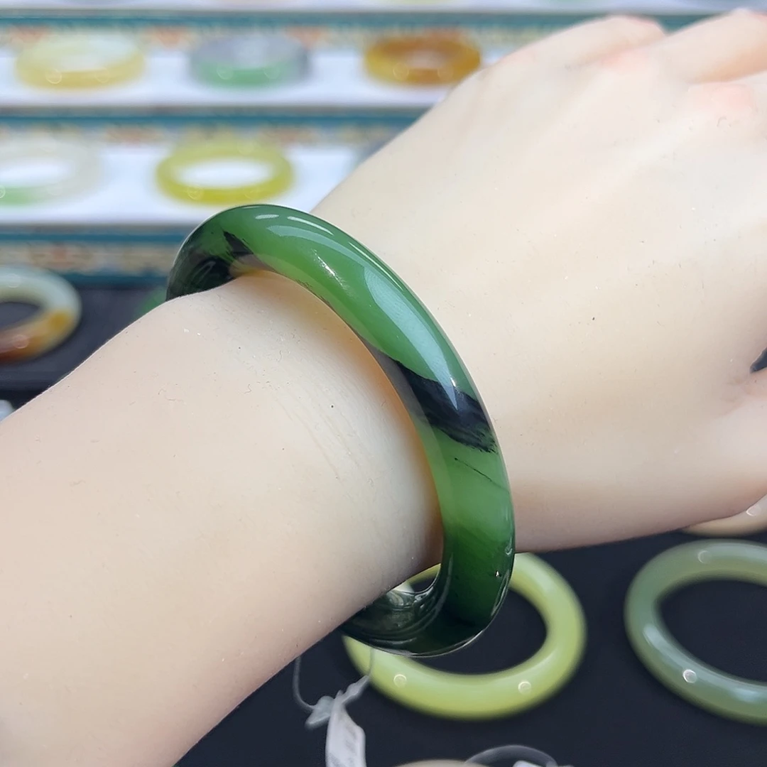 未镶嵌手镯和田玉-红皮碧玉意境镯