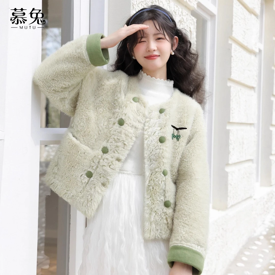 慕兔甜美仿羊羔毛绒外套女立体装饰皮毛一体上衣TU30646