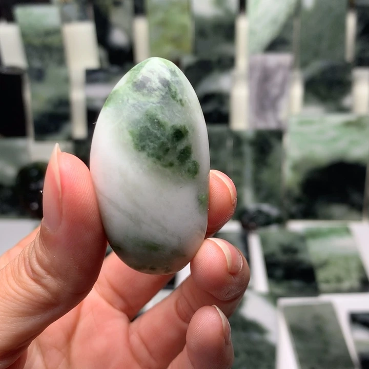 独山玉颈饰未镶嵌