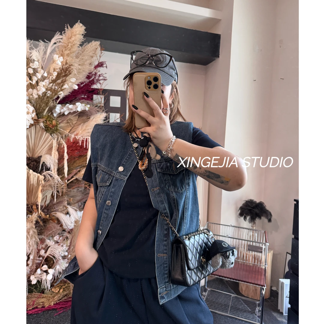 【欣哥】微胖大码 “小垫肩”毛边圆领牛仔马甲