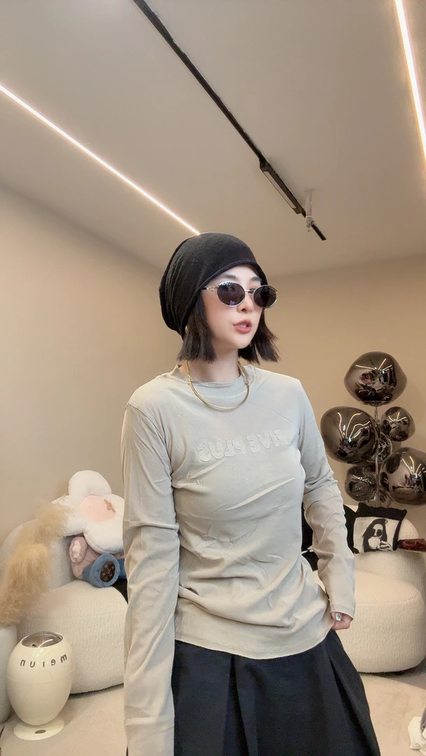 2025早秋新款8124时尚百搭舒适圆领字母贴布长袖衫