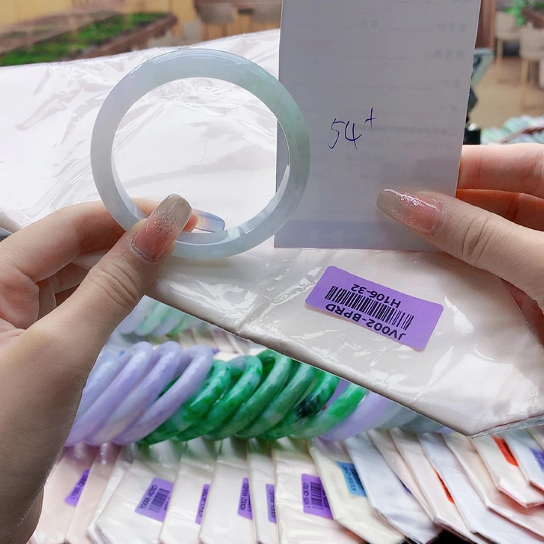 翡翠手镯未镶嵌The most