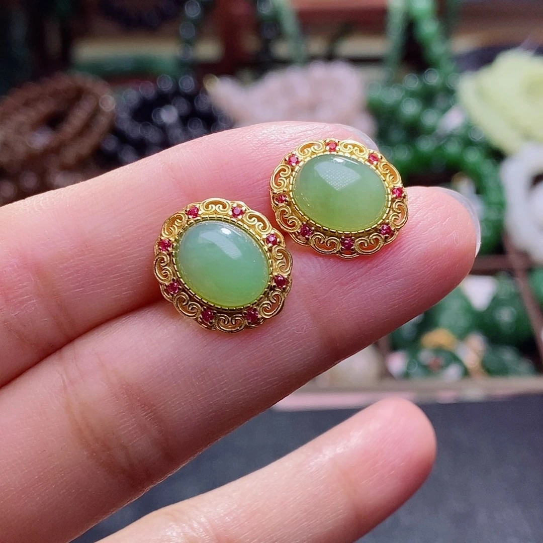 和田玉未镶嵌颈饰碧玉银耳钉